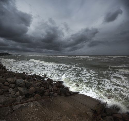 / Хмурое балтийское небо /