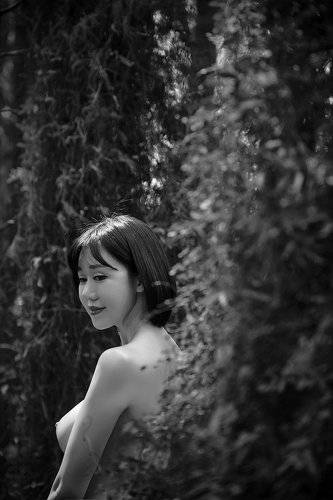 nude