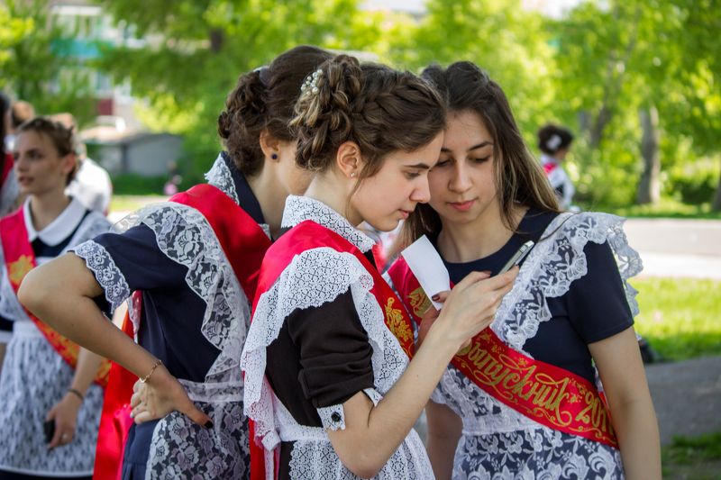 школа, последний звонок, выпускники, дети, девочки, школьники, ученики  фото превью