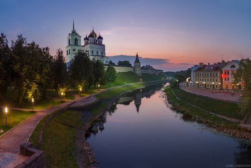 Вечерний классический вид Пскова