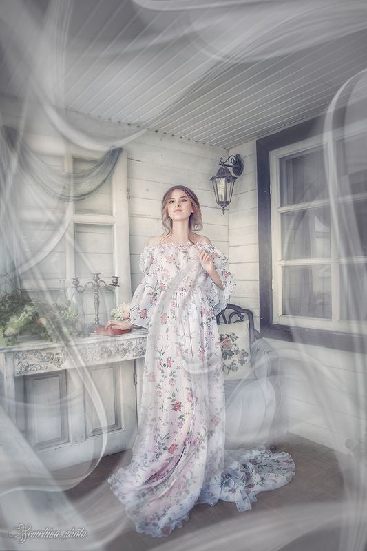 девушка, сказка, серый, веранда, лето, винтаж, портрет, girl, summer, village, vintage, portreit, grey  фото превью