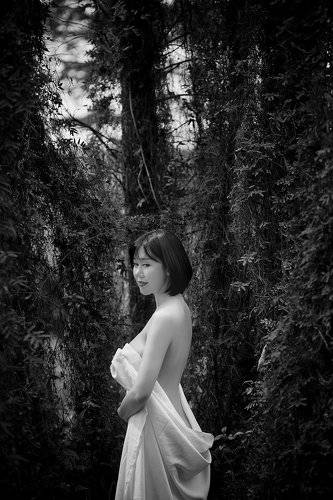 nude