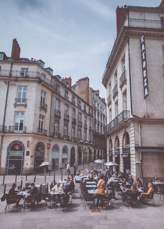 france, nantes, city, urban, street, architecture, people, purple, square, cityscape Nantes I фото превью