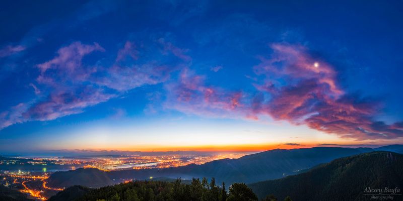 рассвет, пейзаж, горы, город, зарево, природа Первые краски дня фото превью