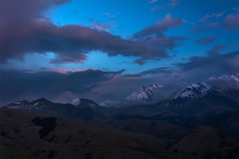 природа, пейзаж, кавказ, горы, весна, вечер, панорама, закат, солнце, небо, облака, свет * фото превью