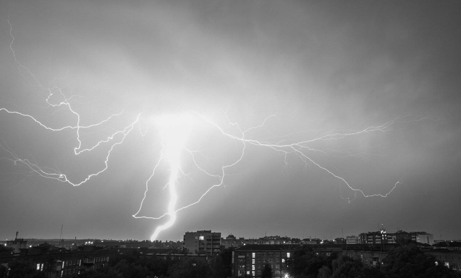 молния, Александр Єлаш