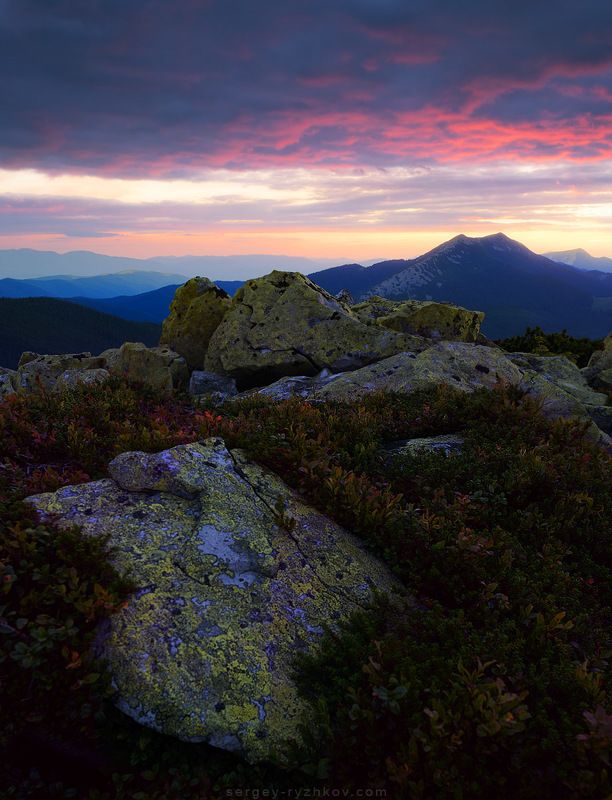Карпаты, Украина, горы, пейзаж,  Горганы после заката фото превью