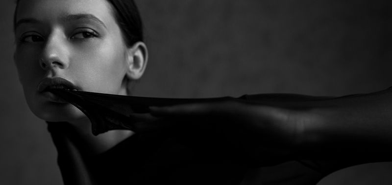 girl, portrait, at home, коверильича, model, face, beauty, beautyful, nice, lips, b&w, black and white, Lera фото превью