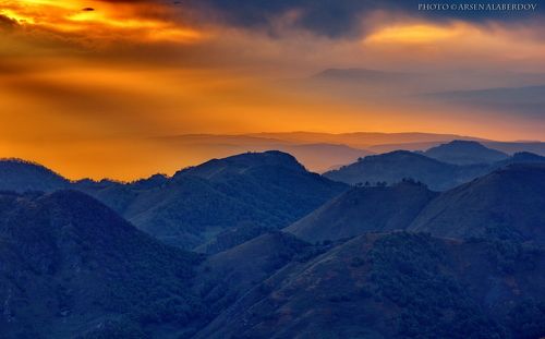 ПО ЗАСТЫВШИМ ВОЛНАМ
