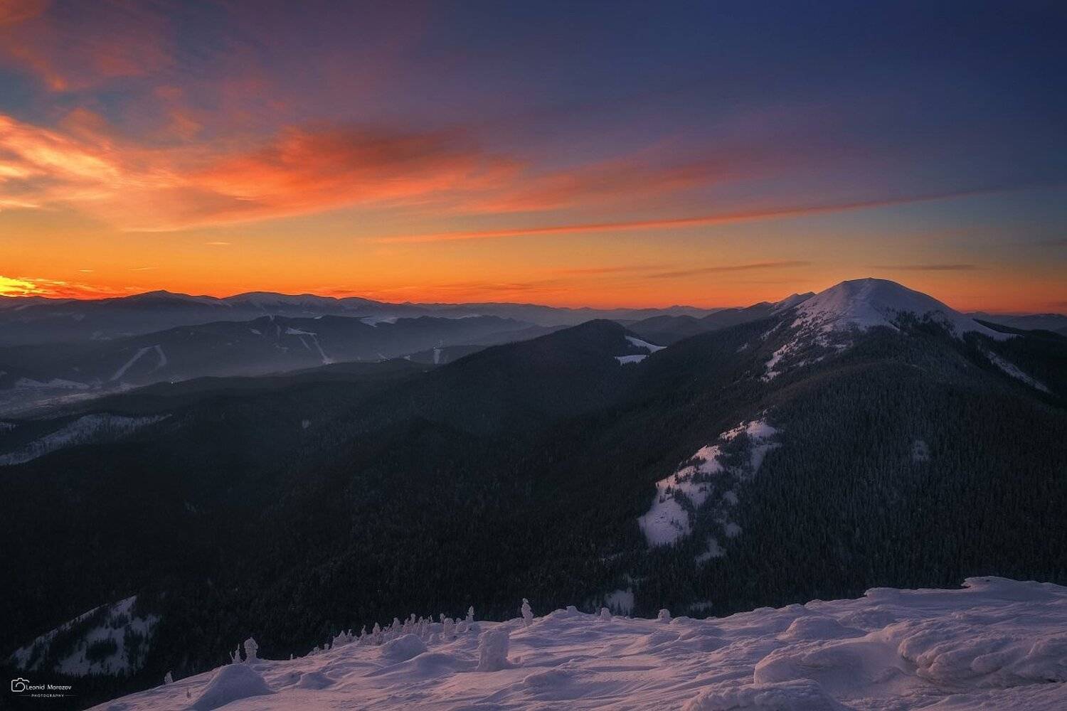 карпаты., украина., зима., пейзаж., снег., карпатский., гора., красивый., небо., природа., дерево., холод., мороз., путешествия., белый., сезон., ель., лес., фон., снежный., горы., зимний., утро., отдых., солнце., лед., изморозь., иней., сцена., синий., с, Леонид Морозов