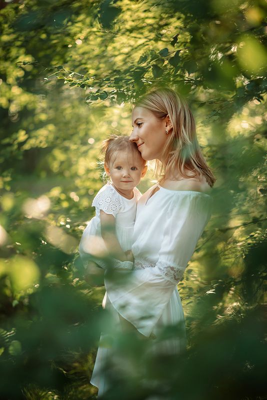 семья мама любовб счастье дочка малыш девочка лето солнце  фото превью