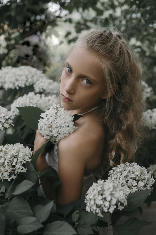girl, garden, flowers, portrait Summer flowers фото превью