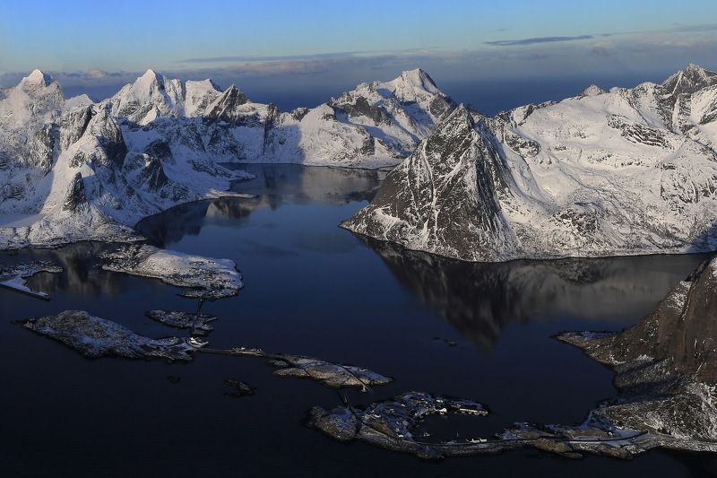 путешествие, лофатены, норвегия, горы, lofoten, norway, flight, travel Над лофатенами фото превью