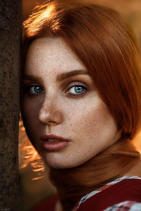 85mm, portrait, art, eyes, beauty, freckles, blue, red, yellow, natural, light, pretty, girl, beautiful, female, face, colorful Christine фото превью