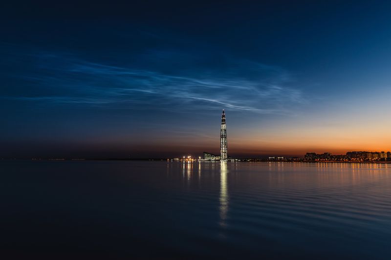 серебристые облака, облака, мезосферные облака, небо, ночь, сумерки, вечер, санкт-петербург, питер, лахта центр, лахта, небоскреб 15.07.18, Серебристые облака в небе над Санкт-Петербургом. фото превью