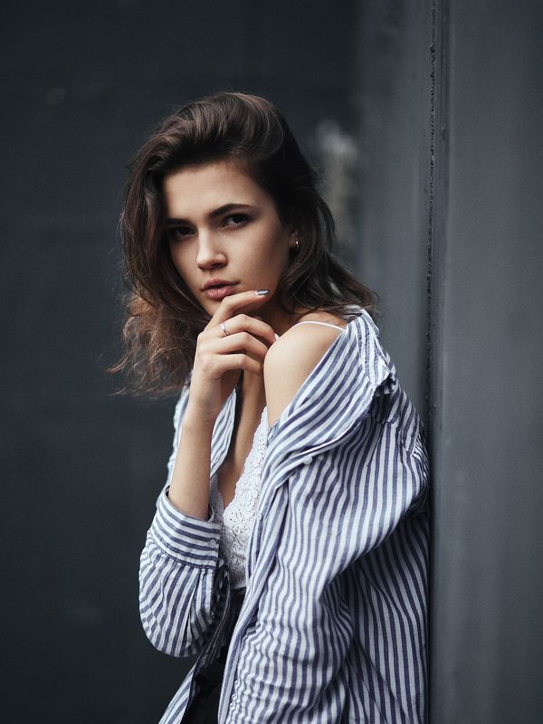 девушка, портрет, улица, модельные тесты, цвет Виолетта фото превью