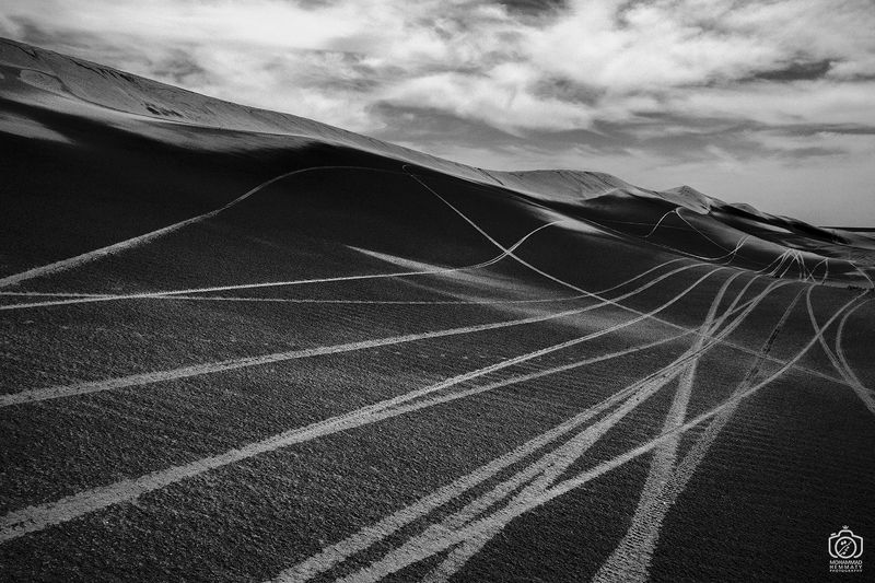 Lines in the desert фото превью