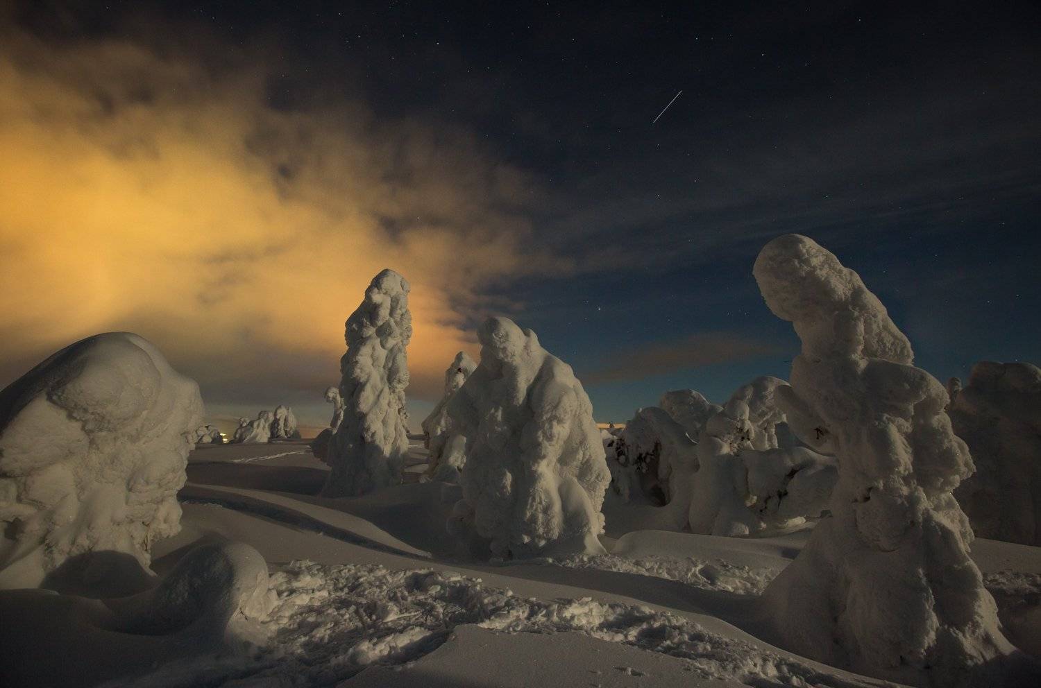 ночь,снежные фигуры,кольский полуостров,кандалакша,снежная сказка,заполярье, сопки, Ирина Назарова