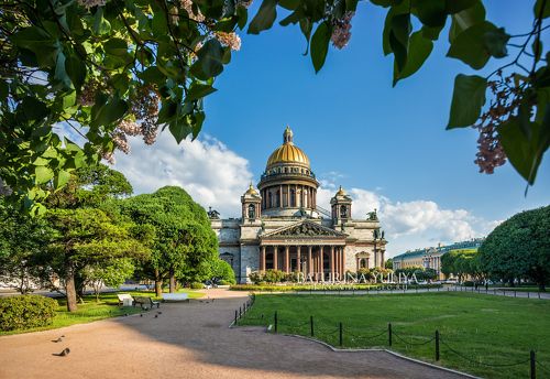 Исаакий и сирень