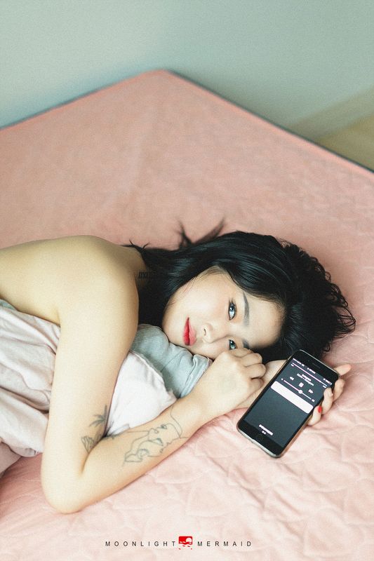 #sexy #girl #woman #beauty #cute #light #night #red #seminude #potrait #underwear #female #cigarette #filmlike girl фото превью