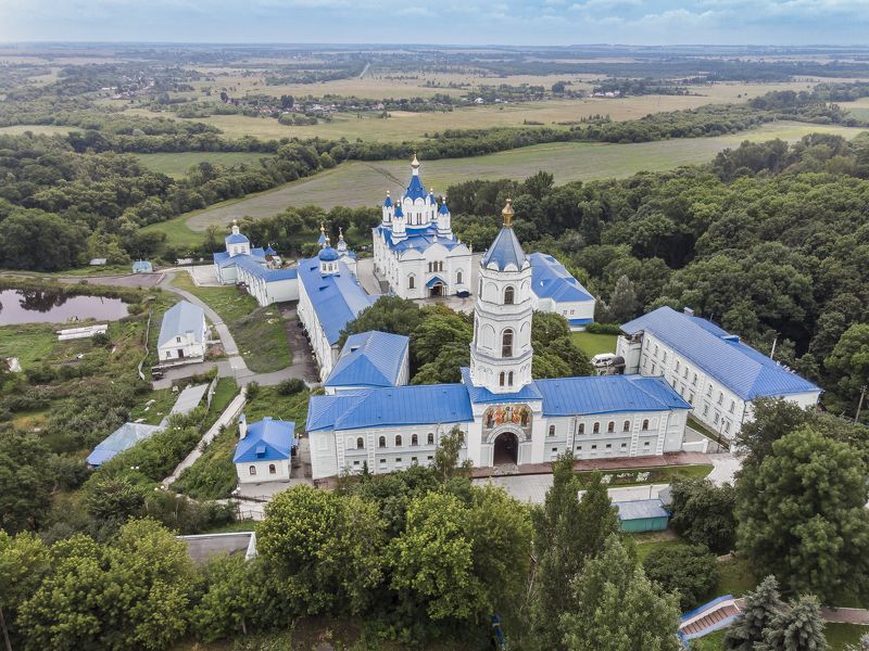 Монастыри и храмы России фото превью