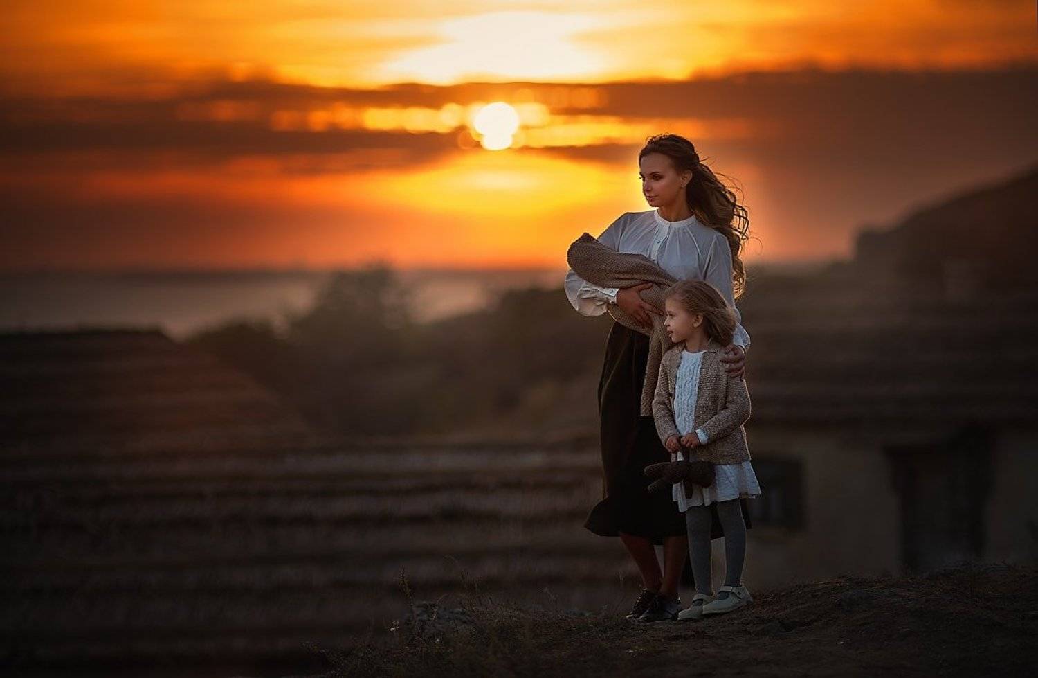 Семья, мама с дочкой, мама и дети, закат, красивый закат, семья на закате, Ирина Ганич