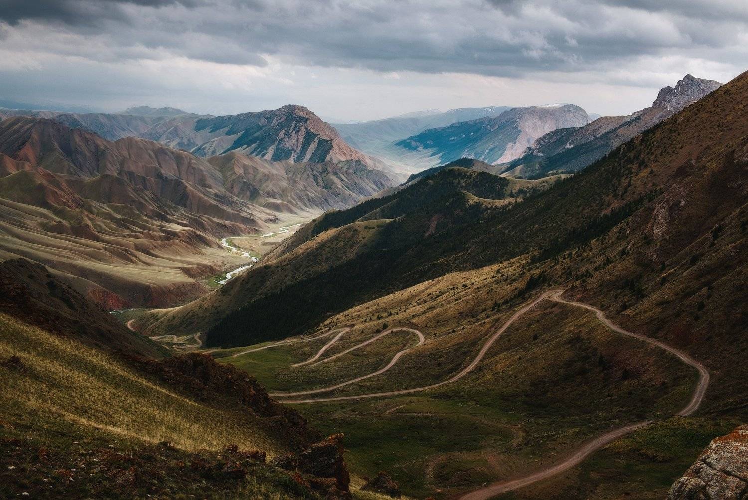 киргизия, кыргызстан, средняя азия, горы, каньон, скалы, пейзаж, лето, ущелье, дорога, утро, серпантин, перевал, Оборотов Алексей