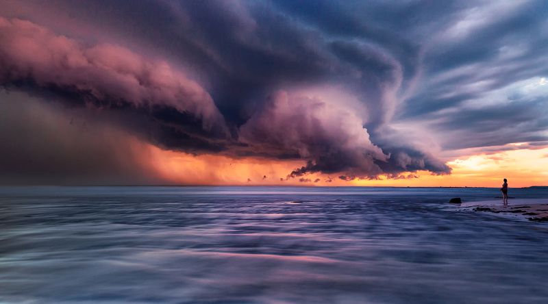 гроза, вода, лето, человек, буря, Лицом к лицу фото превью