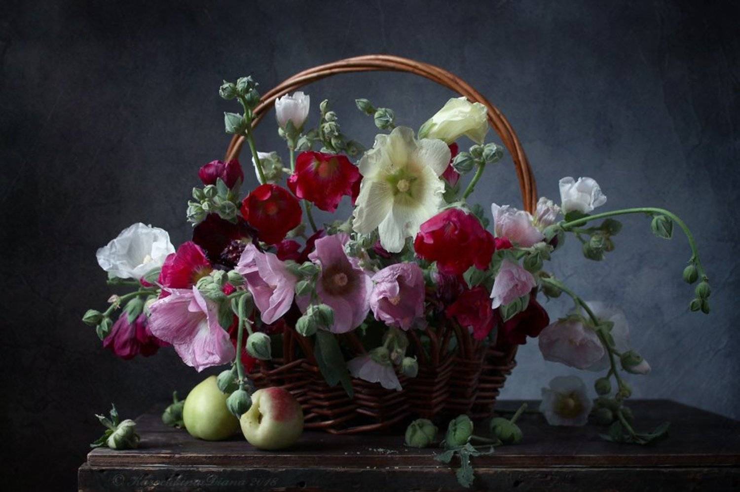 натюрморт, цветы, мальвы, корзина, лето, нектарины, Курочкина Диана
