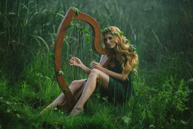 девушка, лес, природа, зелень, эльф, арфа, музыка Музыка природы фото превью
