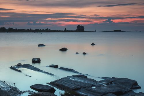 Тишина белой северной ночи.