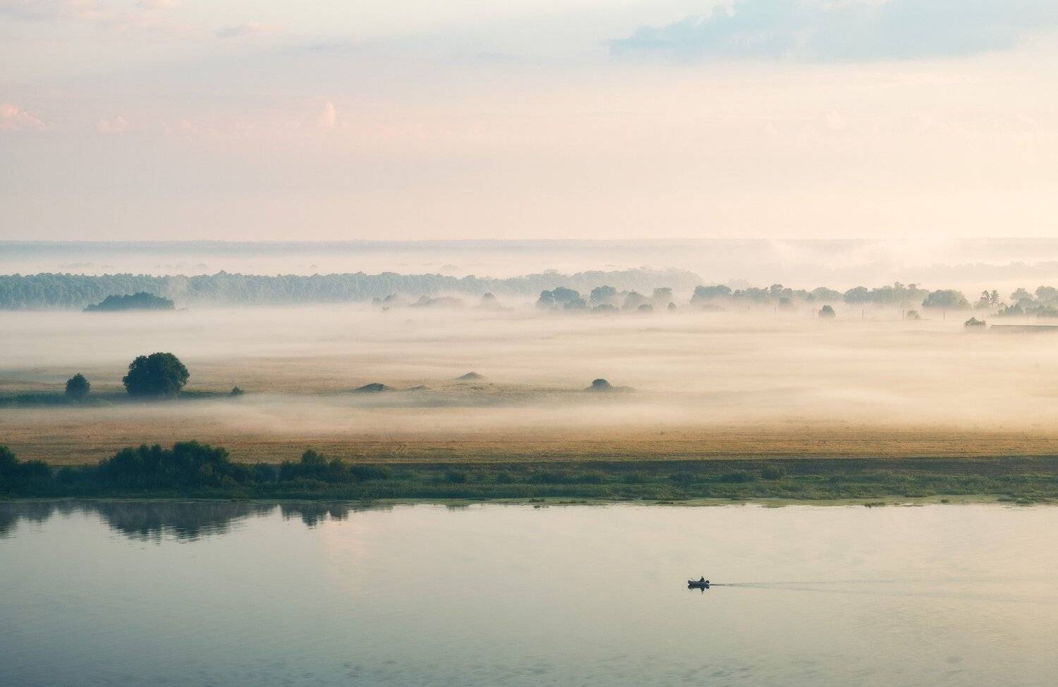 россия, рязанская область, константиново, ока, пейзаж, природа, лето, туман, река, восход солнца, рассвет, солнце, рыбак, лодка, Оборотов Алексей