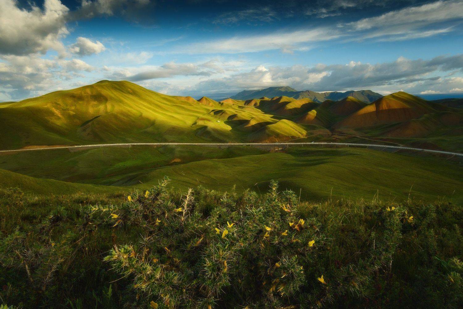 киргизия, кыргызстан, средняя азия, горы, каньон, скалы, пейзаж, лето, ущелье, дорога, утро, серпантин, перевал, Оборотов Алексей