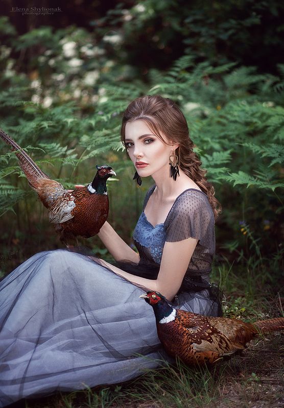 фазан, лето, папоротник, портрет девушки с фазанами, лес Девушка с фазанами фото превью