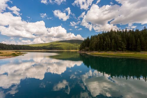 Черное озеро