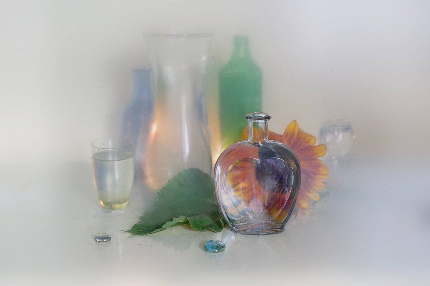 натюрморт,стекло,свет,отражение,вера павлухина,подсолнух,, Вера  Павлухина