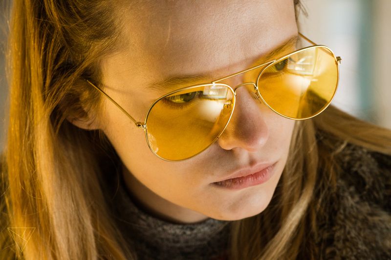 Портрет, женский портрет, девушка, взгляд, Россия  Жёлтый  фото превью