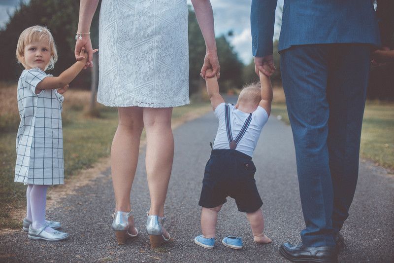 family, session, kids, street ,walk First steps фото превью