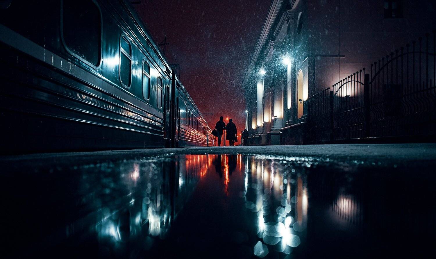 train, railway, station, street, reflection, поезд, вокзал, отражение, люди, улица, street, Александр Фанковин