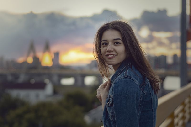 портрет, девушка, модель, лицо, взгляд, казань, вечер, закат, улыбка *** фото превью