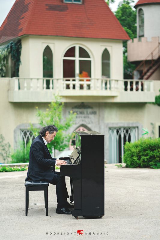 #piano #man #outdoor #gentleman #oldman  pianist фото превью