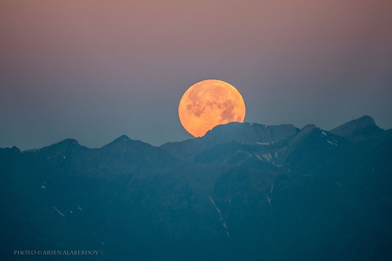 ЗАКАТ ПОЛНОЙ ЛУНЫ НА БЕРМАМЫТЕ фото превью