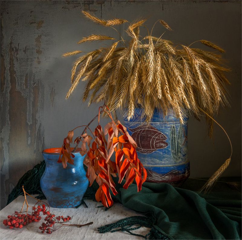 натюрморт с колосками и рябиной фото превью