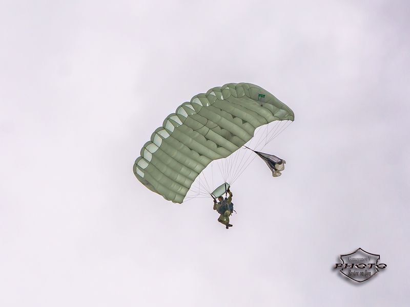 в небе над Ростовом десант фото превью