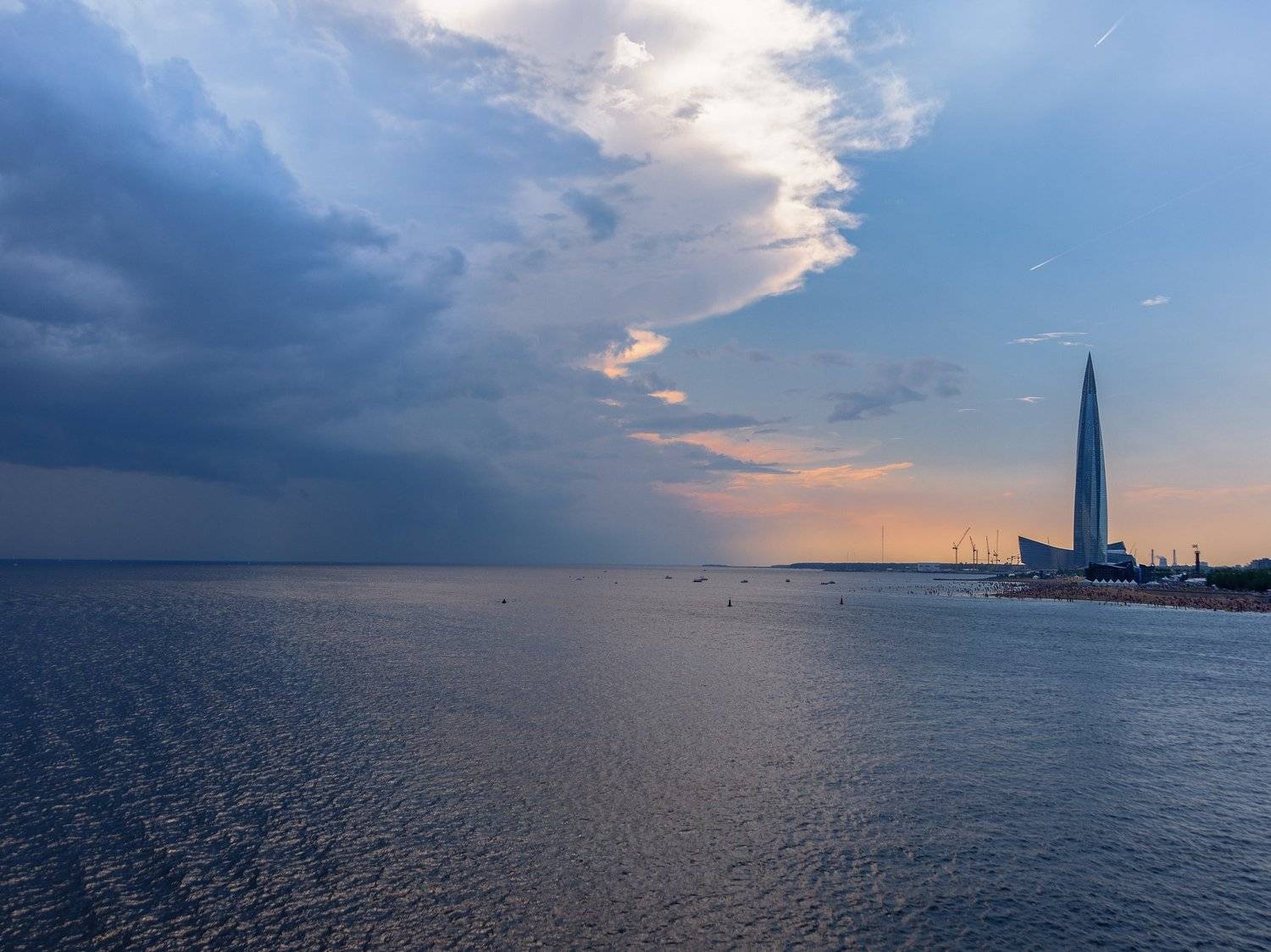 залив,берег, вода, синий, прогулка, побережье, тучи, небо, city, cityscape, blue, Вавилова Елизавета