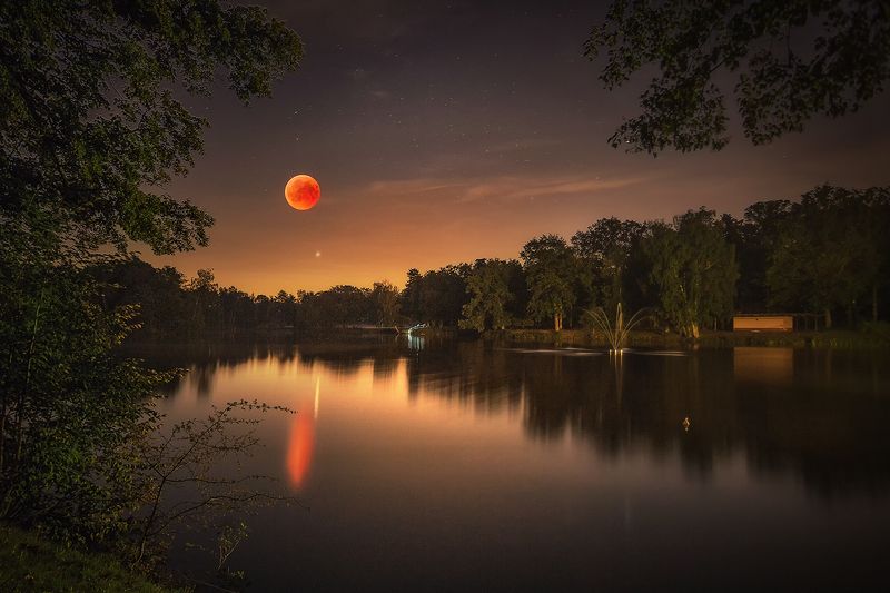 red moon, eclipse, moon eclipse, night, sky, nighscape, lake, stars, moon, lansdscape, Poland Red moon eclipse фото превью