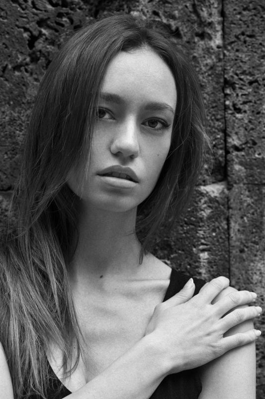 portrait , fashion , street , model , pose , black & white , B&W , Monochrome , Asen Andreev , Asen Andreev Photography , light , natural light Nadia фото превью