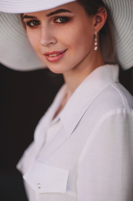 portrait, girl, people, beautiful, natural light, colour, minsk Катя фото превью