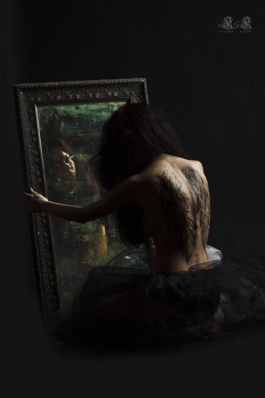 готика, хоррор, портрет, студия, боди-арт, татуировка, крылья, зеркало  фото превью