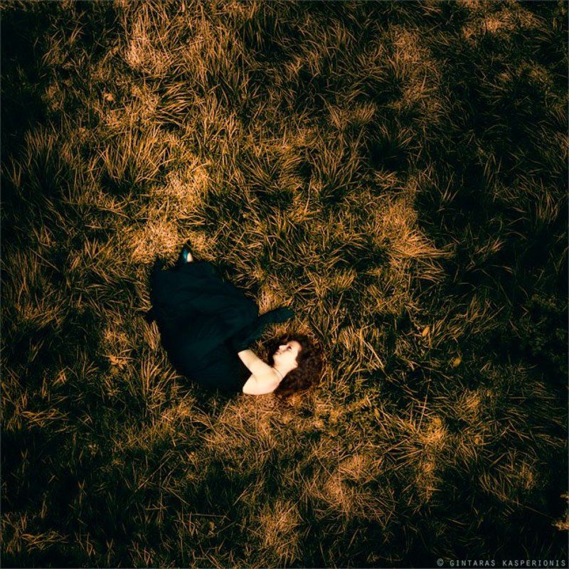 woman, girl, art, arts, toned, toning, square, mono, 1x1, kasperionis, grass, photography, original In The Fall фото превью